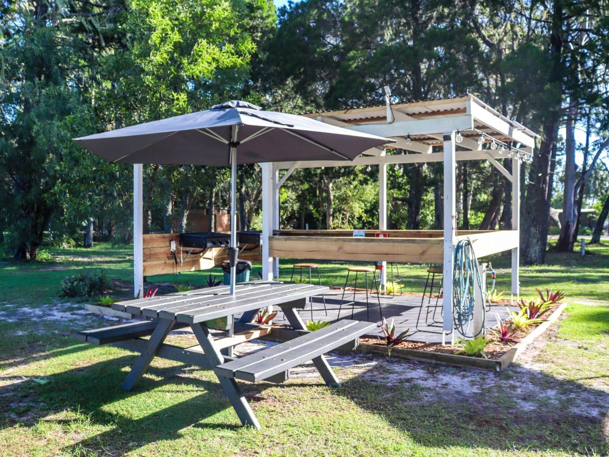 Big4 Breeze Holiday Parks - Rainbow Beach Exterior photo