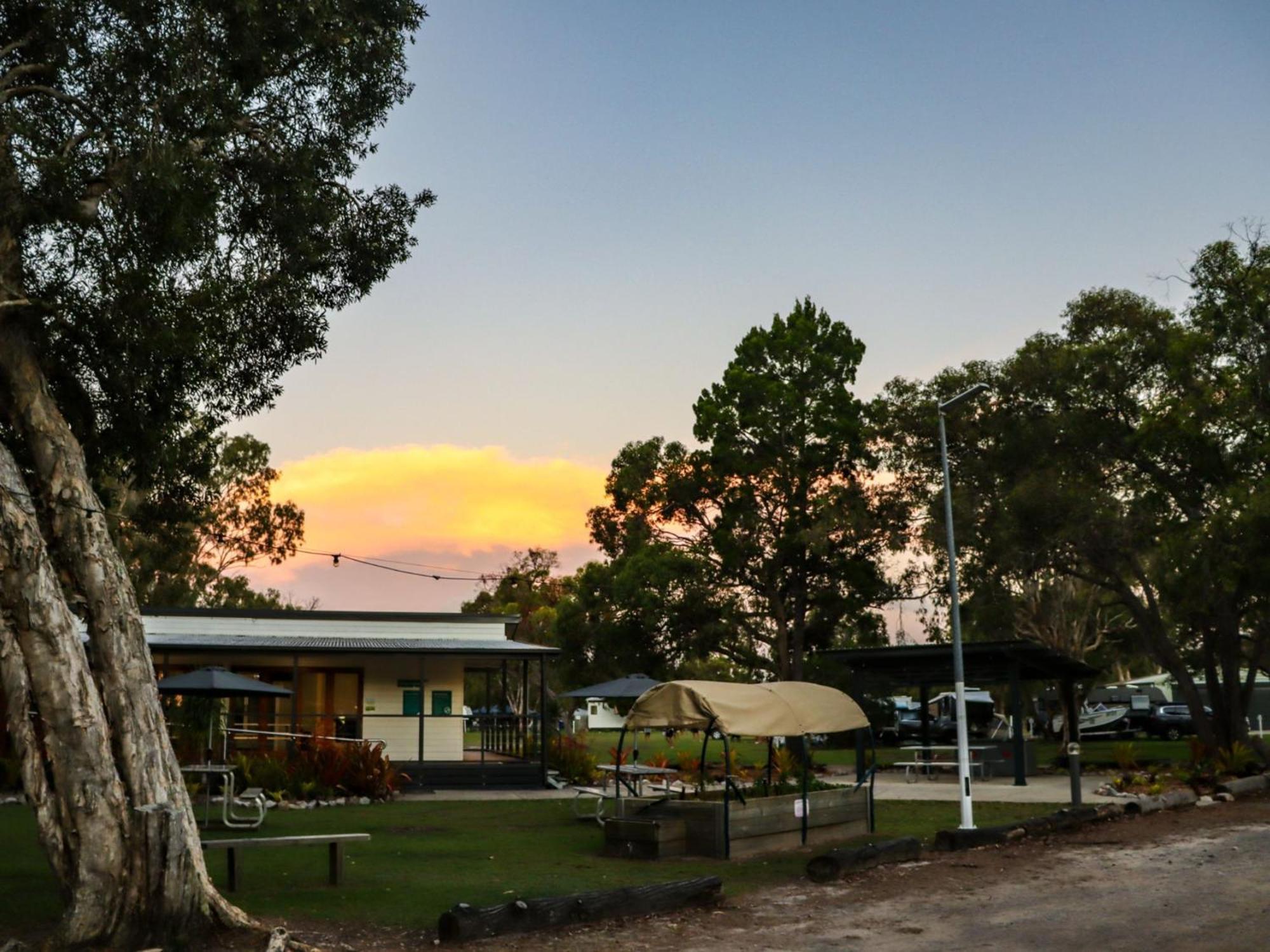 Big4 Breeze Holiday Parks - Rainbow Beach Exterior photo